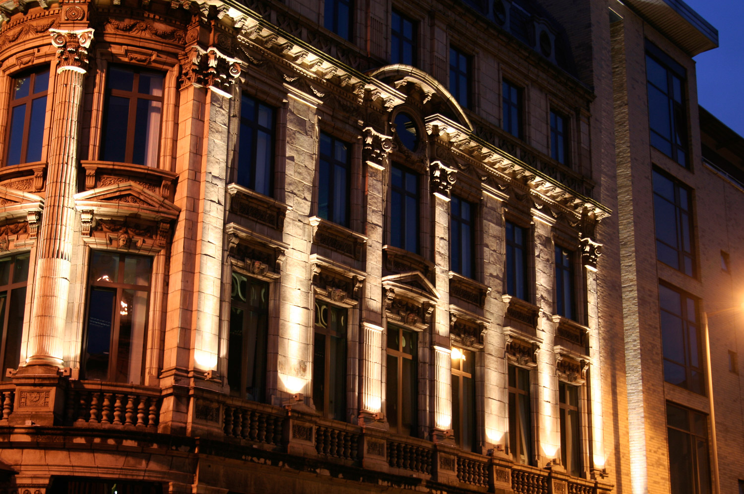 Liverpool Building Lighting