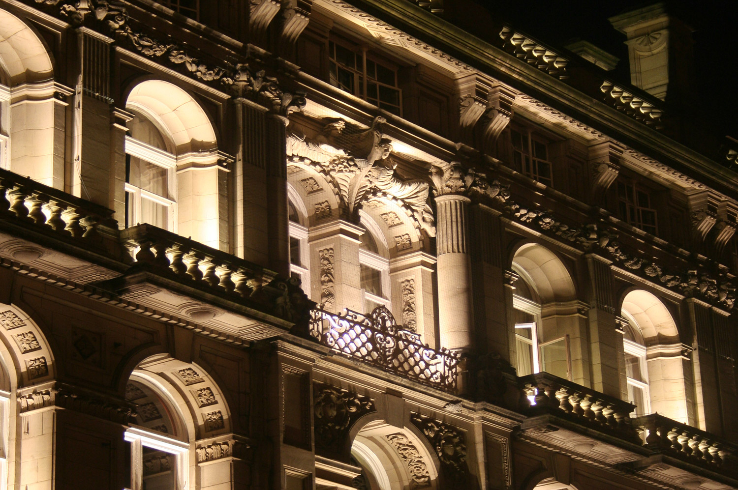 Liverpool Building Lighting